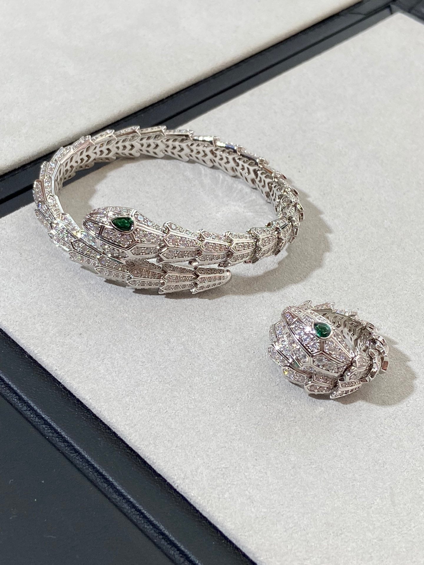 Bvlgari SERPENT MALACHITE SILVER DIAMOND PAVED BRACELET