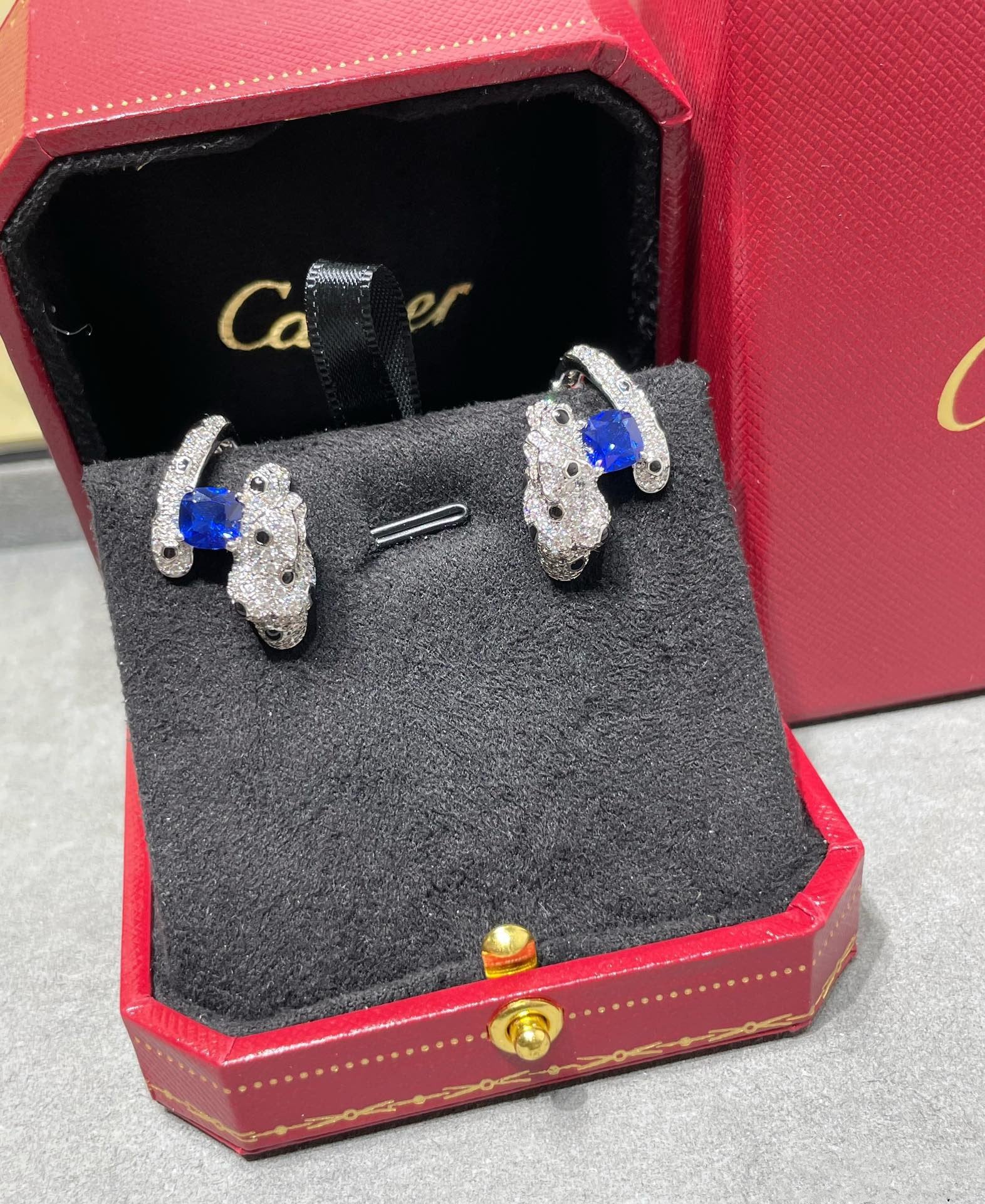 CARTIER PANTHERE DE CARTI BLUE DIAMOND EARRINGS