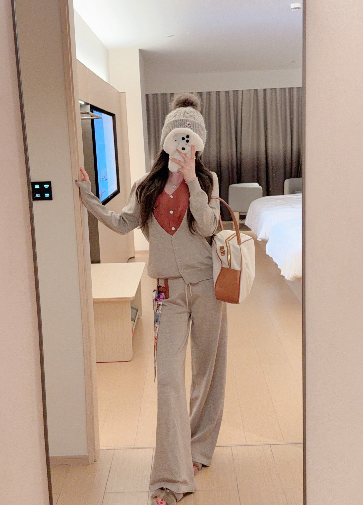 Hermes Causal Knitted Suit (With Scarf)