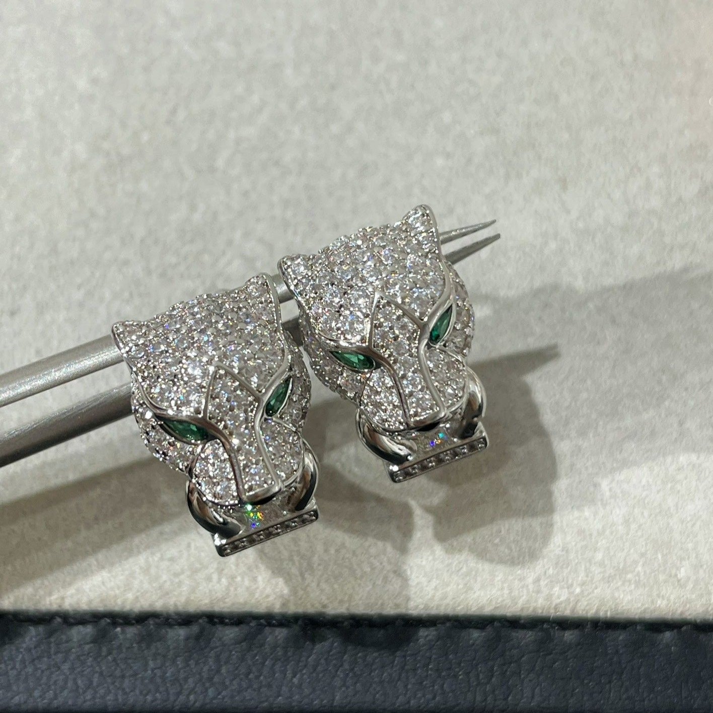 CARTIER PANTHERE DIAMOND STUD EARRINGS